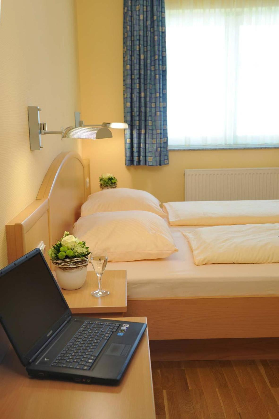 Hotel & Restaurant Hugenottengarten Friedrichsdorf Dış mekan fotoğraf