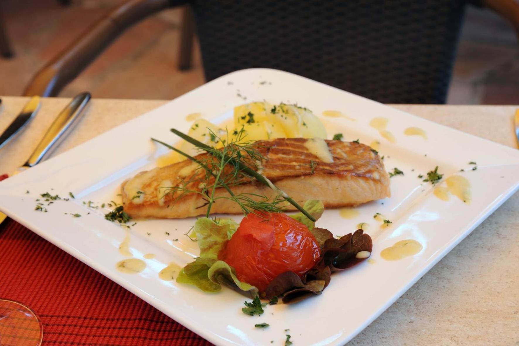 Hotel & Restaurant Hugenottengarten Friedrichsdorf Dış mekan fotoğraf