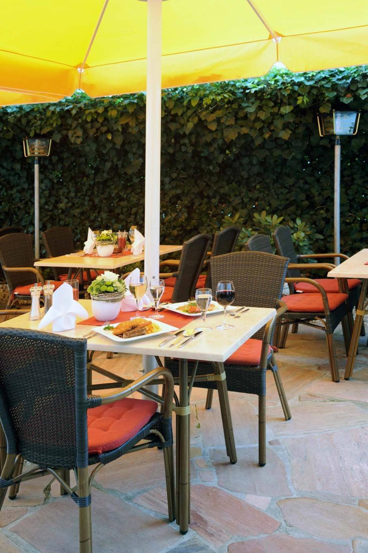 Hotel & Restaurant Hugenottengarten Friedrichsdorf Dış mekan fotoğraf