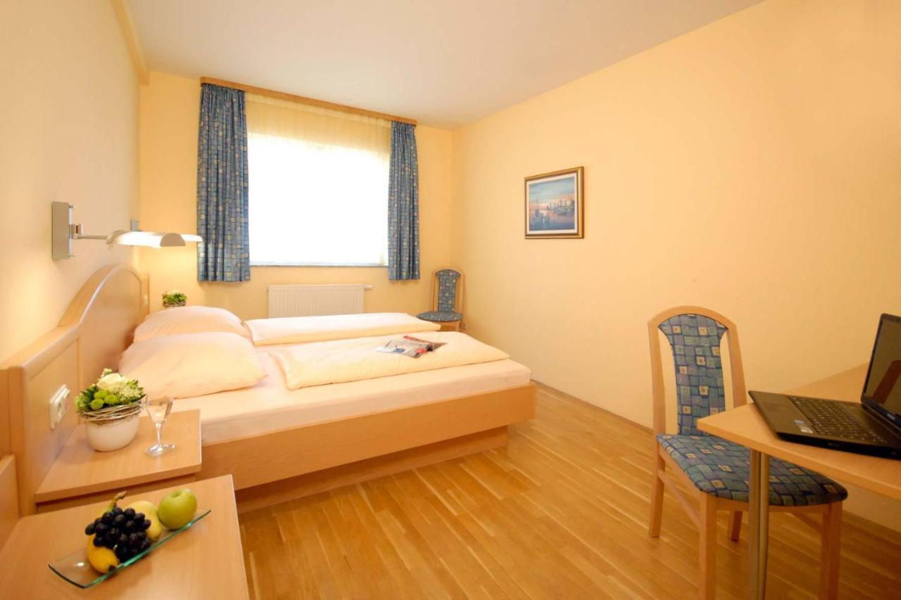 Hotel & Restaurant Hugenottengarten Friedrichsdorf Oda fotoğraf